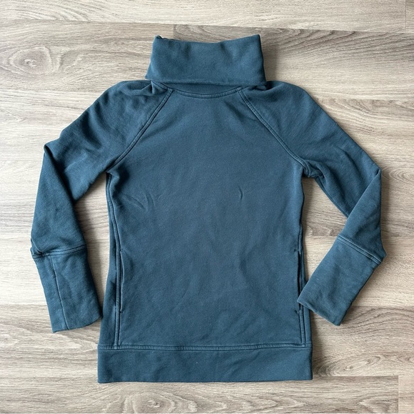 Lululemon To You Tunic with Pockets - Picture 2 of 5